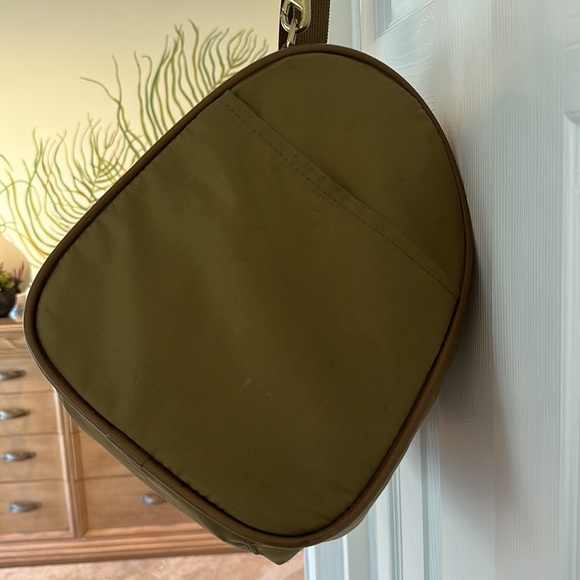 Hartmann Weekender Nylon and Leather Crossbody Perfect for Carry On or Getaway - Picture 2 of 8